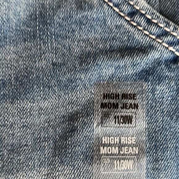 JUNIORS' High-Rise Paper Bag Mom Jeans 11/30W - Picture 5 of 12